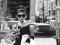Audrey Hepburn w oknie - plakat 91,5x61cm