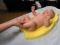 PLUSZEK - Materacyk gąbka do kąpieli niemowląt