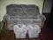 sofa 3 osobowa + pufy