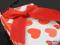 PUDEŁECZKO NA PREZENT - BIAŁE W CZERWONE SERDUSZKA