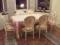 Stół z krzesłami