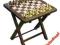 Stolik z szachami