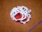 _ BROSZKA na szydełku biało czerwona goździk mała