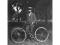 Rower mężczyzna przy rowerze z ok 1910 roku