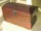 Stary kufer drewniany z okuciami, skrzynia