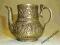 CIEKAWY DZBANEK Z MOSIĄDZU BOGATO ZDOBIONY