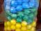 Prawie 300 piłek 6 cm.