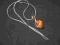 SREBRNY ŁAŃCUSZEK Z BURSZTNOWĄ PRZYWIESZKĄ