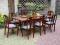 MAHONIOWY STÓŁ  + osiem krzeseł