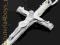 okazały srebrny wisiorek krzyż krzyżem krzyże
