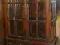 b. duża WITRYNA KOLONIALNA bardzo przeszklona