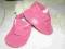 różowe buciki do wózka