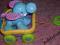fisher price zaskakujacy słonik przyczepka