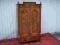 Antyczna szafa .