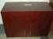mahoniowa szafka zamykana