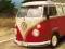 Czerwony Volkswagen Camper - plakat 91,5x30,5 cm