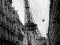 Paryż Wieża Eiffla Dziewczyna - plakat 40x50 cm