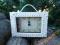 ZEGAR METALOWY STOJĄCY WALIZKA BIAŁY SHABBY CHIC