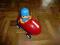 POCOYO SAMOCHODZIK ZABAWKA POKOJO GRAJĄCY JEŻDZĄCY