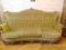 sofa w stylu ludwikowskim