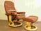FOTEL SKÓRZANY + PODNÓŻEK - STYLOWY - BRĄZOWY !