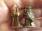 dwie figurki małe mosiądz chyba