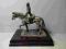 Juliusz Cezar na koniu metalowa figura z podstawą