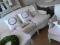 Sofa ludwikowska w bieli, w nowym wydaniu