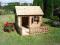 Drewniany domek z werandą dla dzieci