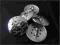 GUZIKI OZDOBNE 23mm. METALOWE