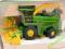 KOMBAJN DO KUKURYDZY JOHN DEERE  1:32 SIKU 4056