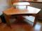 Biurko drewniane z wysuwaną podstawką