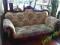 piękna sofa w stylu barokowym