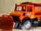 ZABAWKA BRUDER SAMOCHÓD UNIMOG Z PŁUGIEM 02572