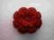 Kwiat kwiatek czerwony włóczka szydełko broszka