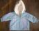 NIEBIESKA OCIEPLANA KURTECZKA Z KAPTUREM NA 5-7 MC