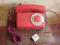 Czerwony kultowy telefon PRL