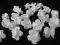 Białe kwiaty-spinki żabki 3 cm średnicy