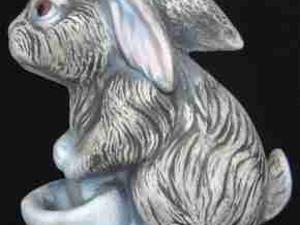 FIGURKA FIGURA FIGURKI zając czarką  12cm