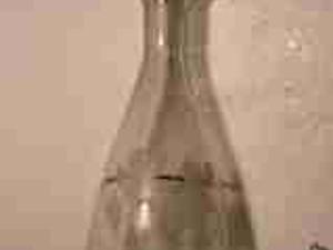 PIĘKNA KARAFKA NA TRUNKI Z ZATYCZKĄ