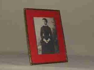 DUŻA  stara  ramka 2 mosiężna  ----wypukła szybka