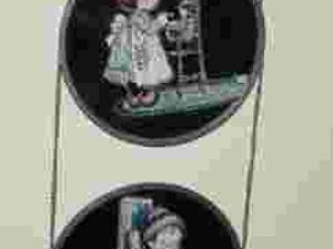 DWA OBRAZKI NA SZKLE MALOWANE -  SARAH   KEY